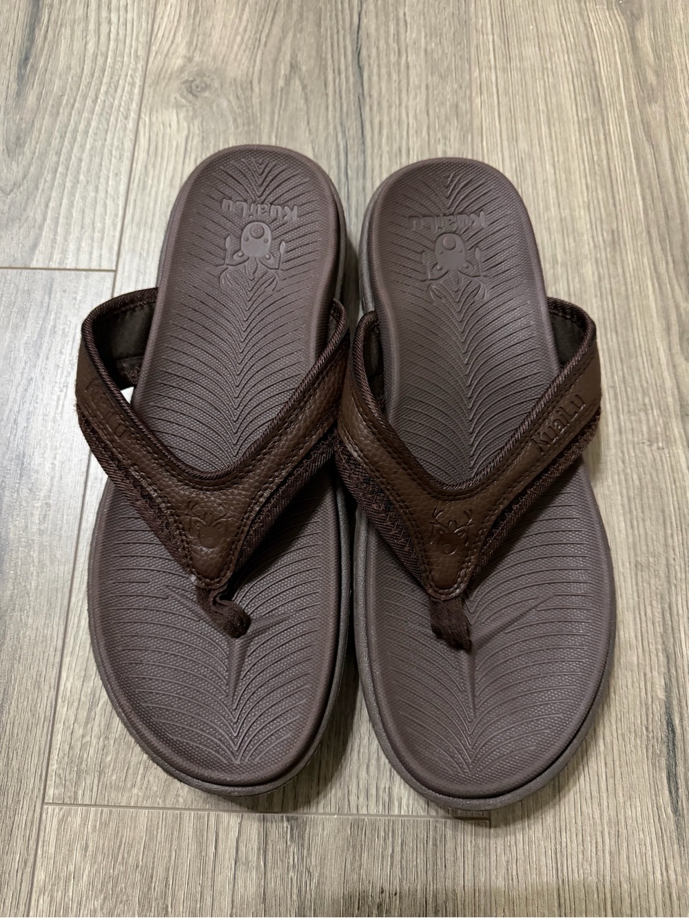 Men's Brown Comfort Flip-Flop Sandals - Cushioned Strap Design
